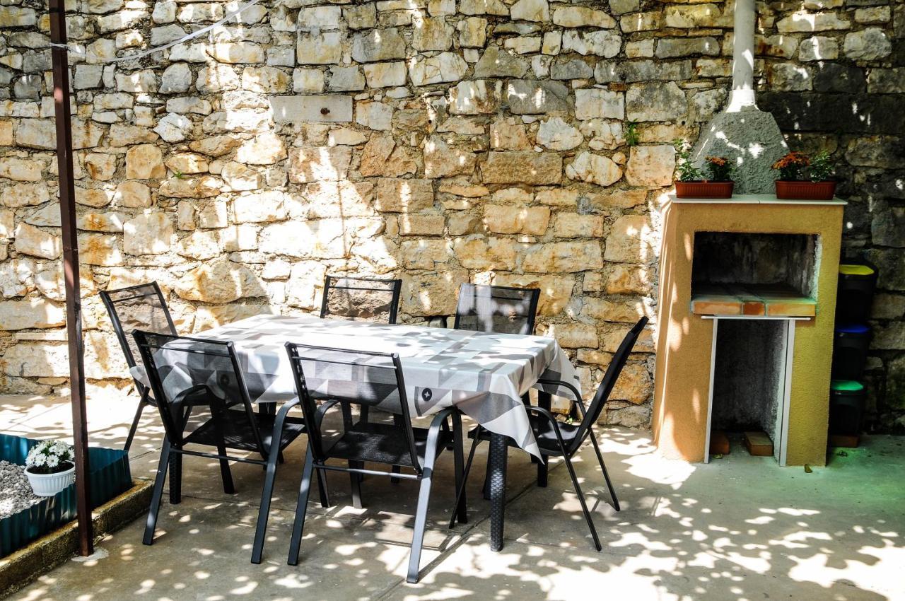 Apartman Gulliver In The Center, 10 Meters From The Sea With Private Parking In Natural Shade ราบัซ ภายนอก รูปภาพ